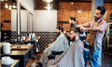 پردرآمدترین رشته آرایشگری چیست
