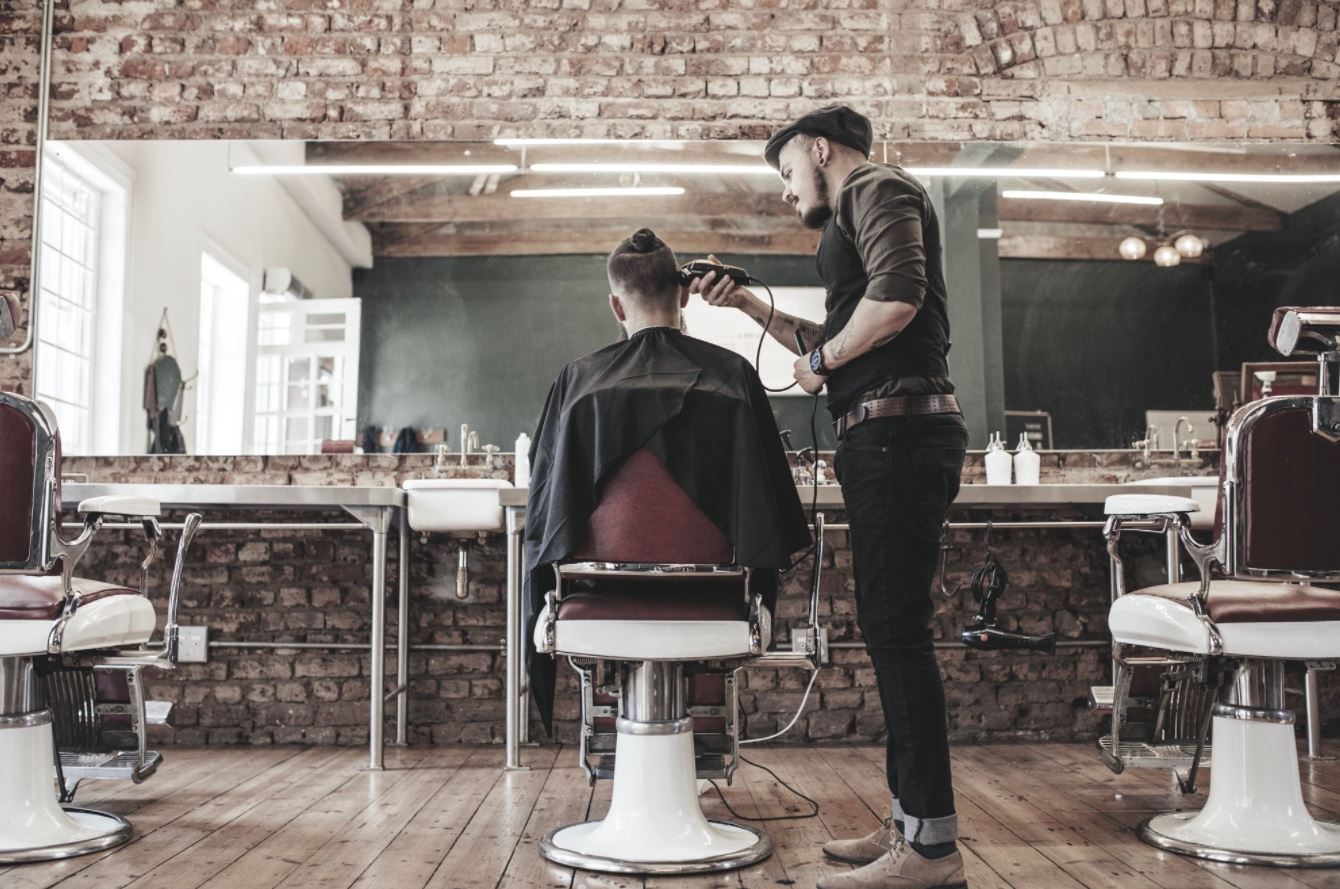 پردرآمدترین رشته آرایشگری