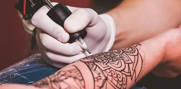 آشنایی با 7 راهکار برای مقابله با درد تتو به روش خانگی