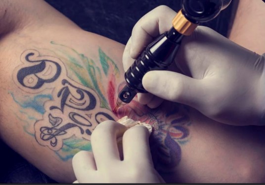 بررسی 7 راهکار برای مقابله با درد تتو به روش خانگی